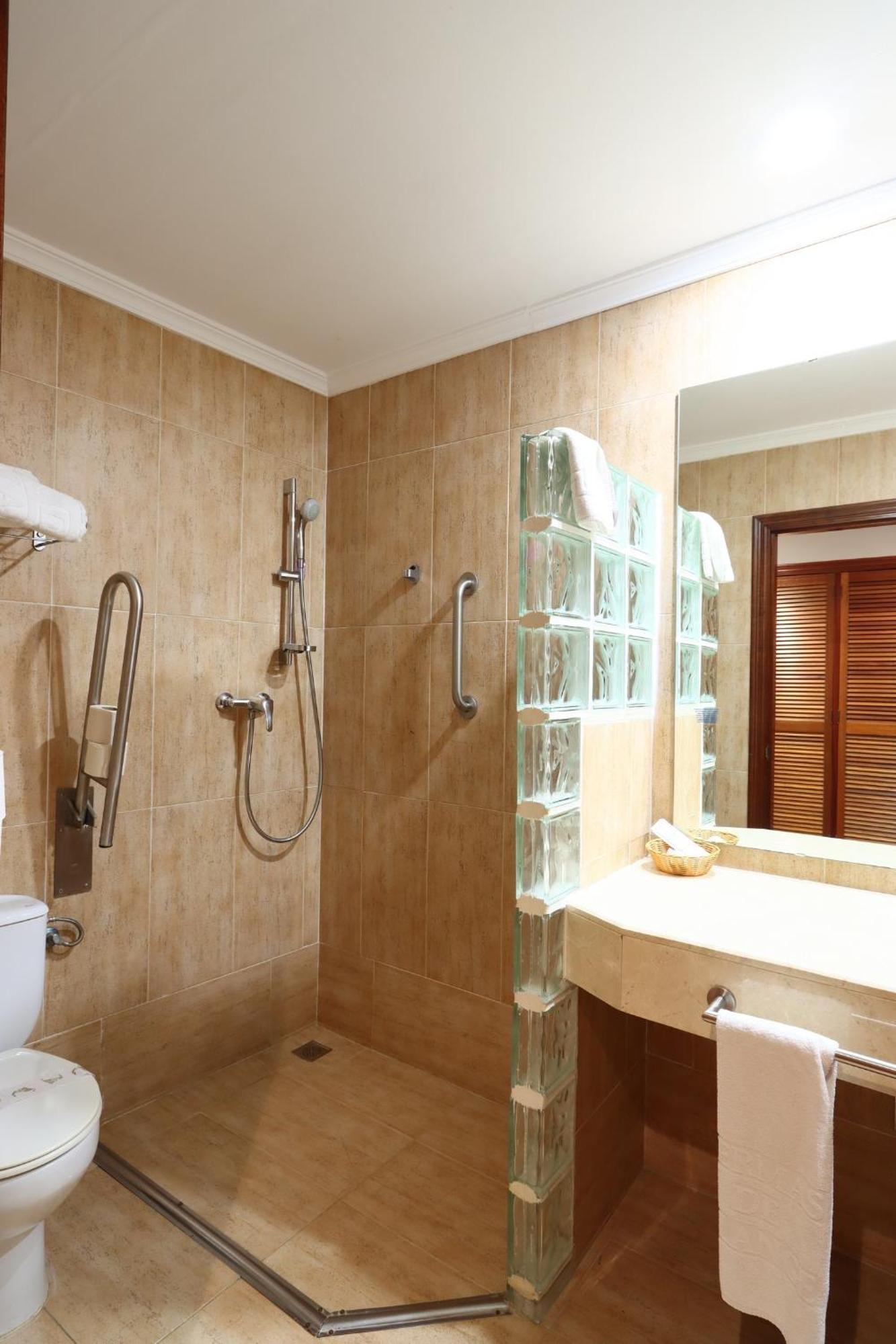 Hotel Varinia Serena - Balneario De Alange Buitenkant foto