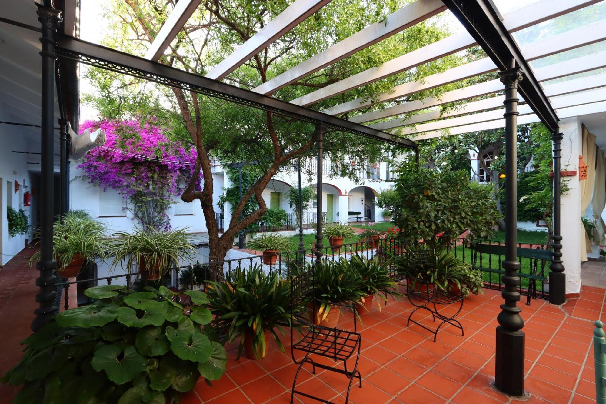 Hotel Varinia Serena - Balneario De Alange Buitenkant foto
