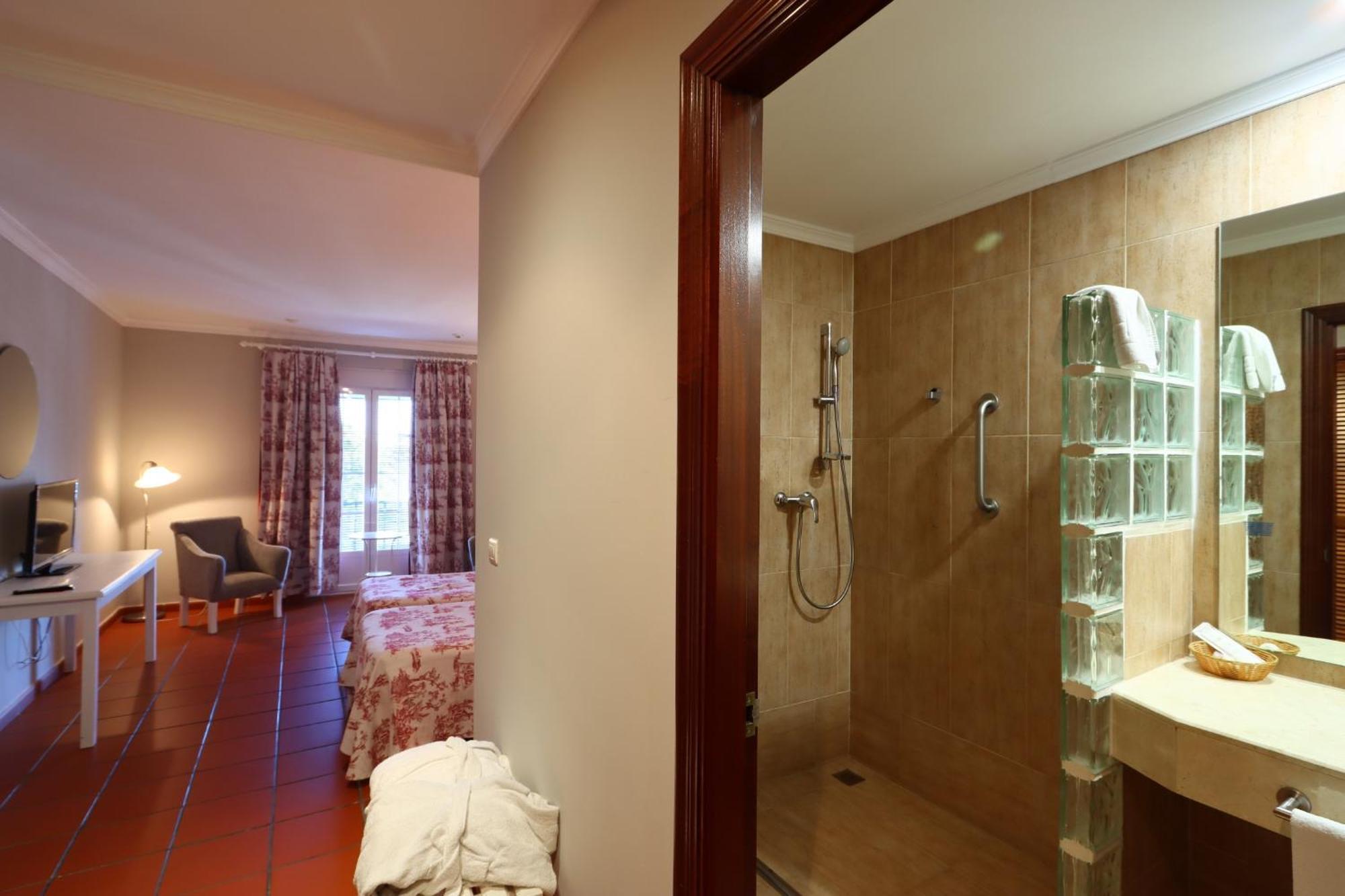 Hotel Varinia Serena - Balneario De Alange Buitenkant foto