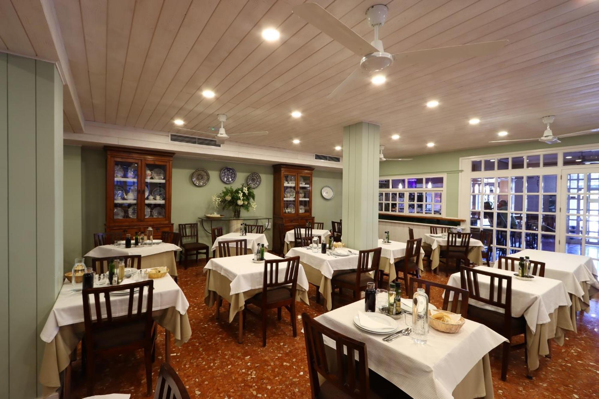 Hotel Varinia Serena - Balneario De Alange Buitenkant foto