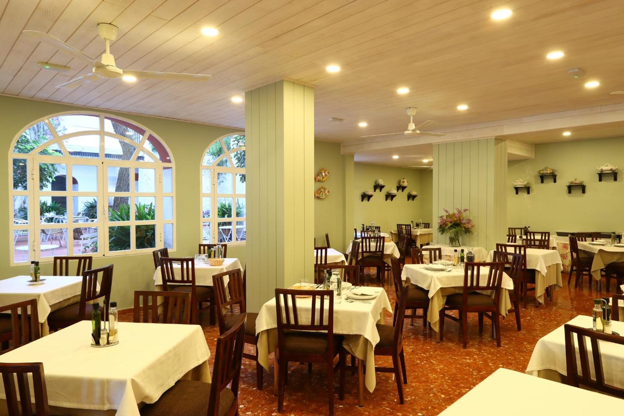 Hotel Varinia Serena - Balneario De Alange Buitenkant foto