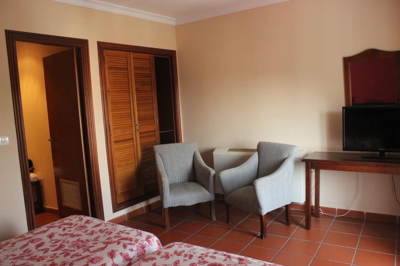 Hotel Varinia Serena - Balneario De Alange Buitenkant foto