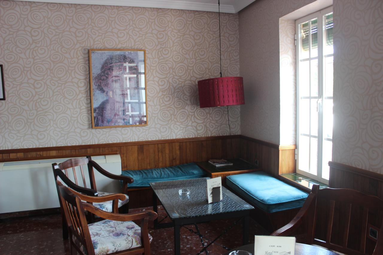 Hotel Varinia Serena - Balneario De Alange Buitenkant foto