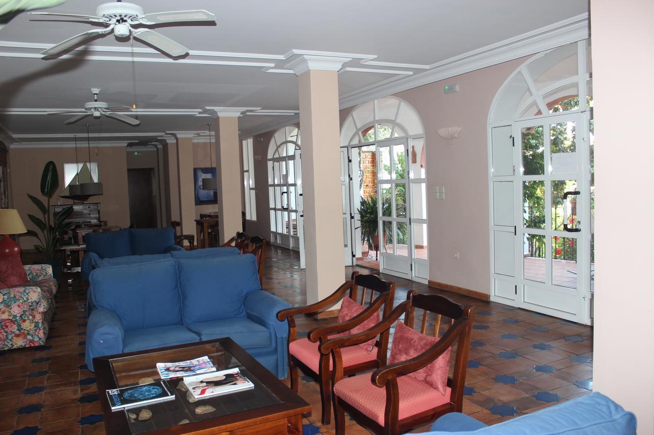 Hotel Varinia Serena - Balneario De Alange Buitenkant foto