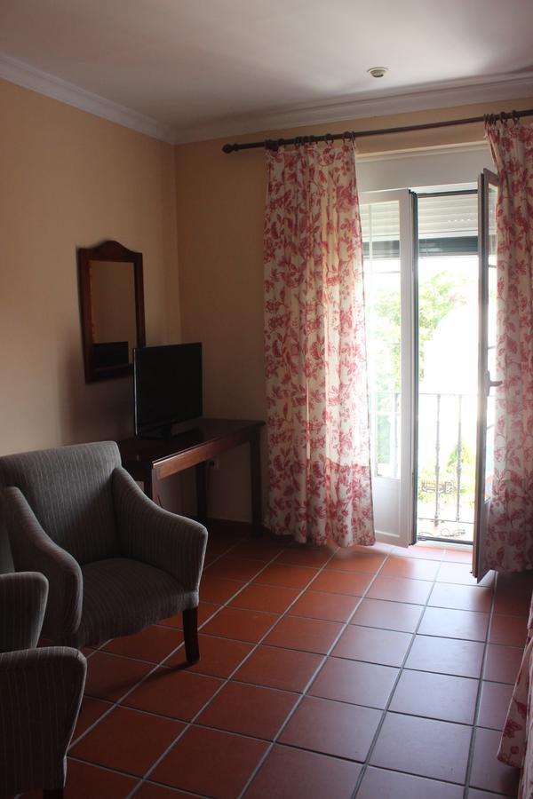 Hotel Varinia Serena - Balneario De Alange Buitenkant foto